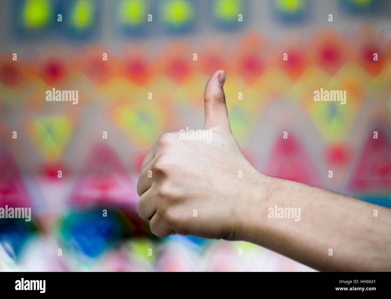 Foto von einer menschlichen Hand, so dass ein symbol Stockfoto