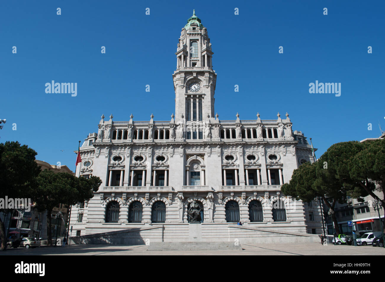 Portugal: Ansicht von Porto Rathaus, erbaut zu Beginn des 20. Jahrhunderts, einer der berühmtesten Sehenswürdigkeiten der Altstadt Stockfoto