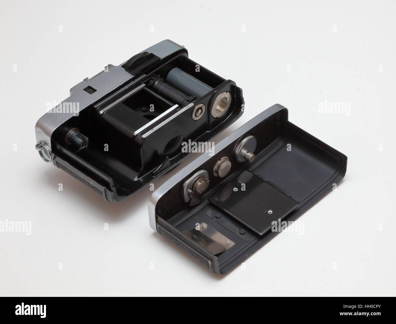Olympus Pen S 35mm Halbformat Filmkamera vom 1960er Jahre zeigen Film  Verladung und Versand detail Stockfotografie - Alamy