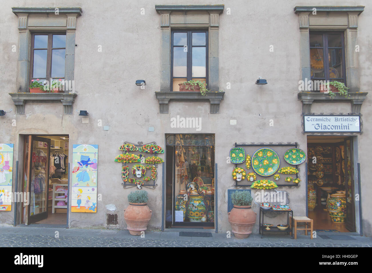 Orvieto, Italien - 16. März 2014: einer der vielen künstlerischen Keramik Shop in Orvieto (Italien). Stockfoto