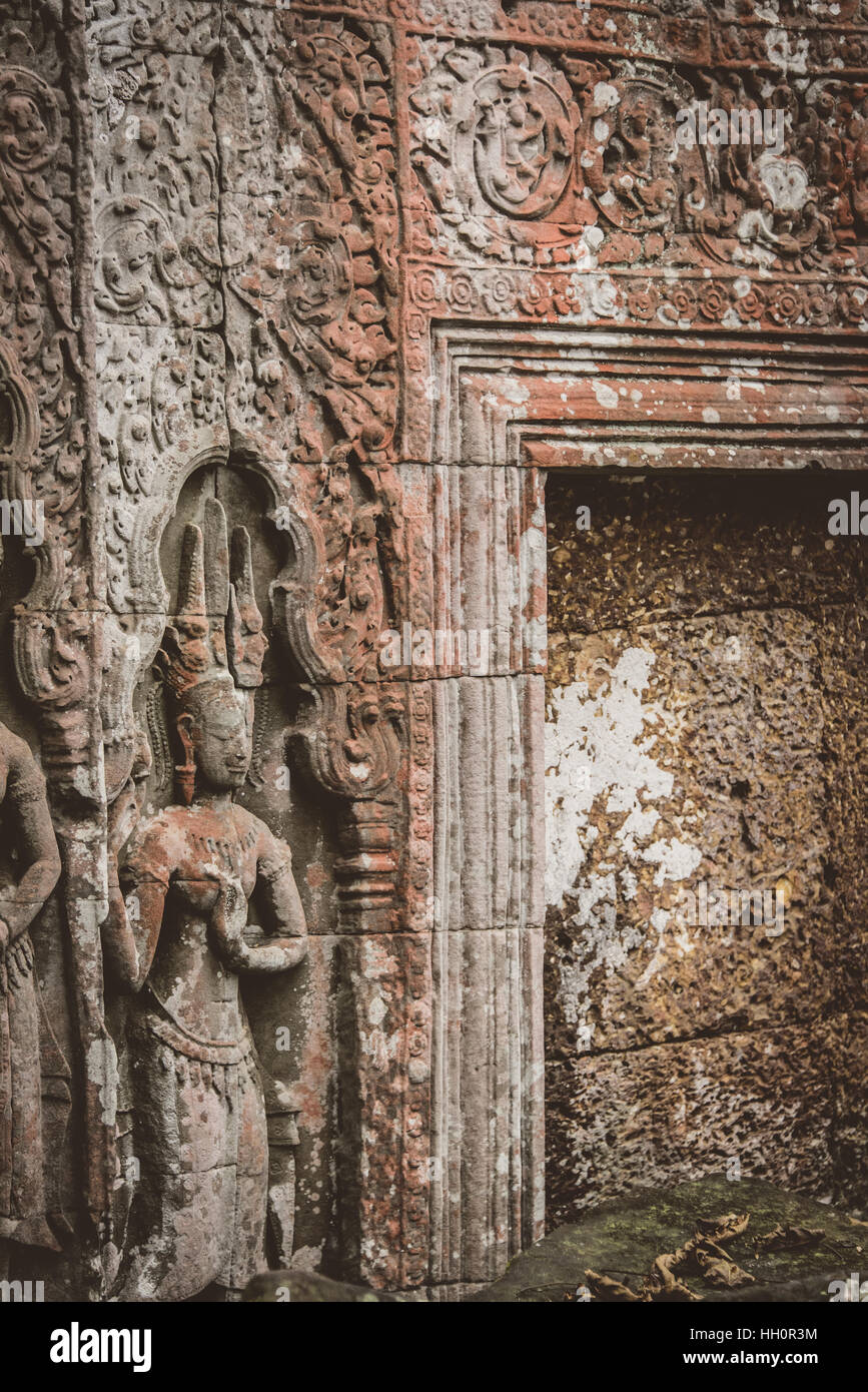 Steinbildhauerei weiblich außerhalb Ta Promh Tempel in Angkor, Siem Reap Stockfoto
