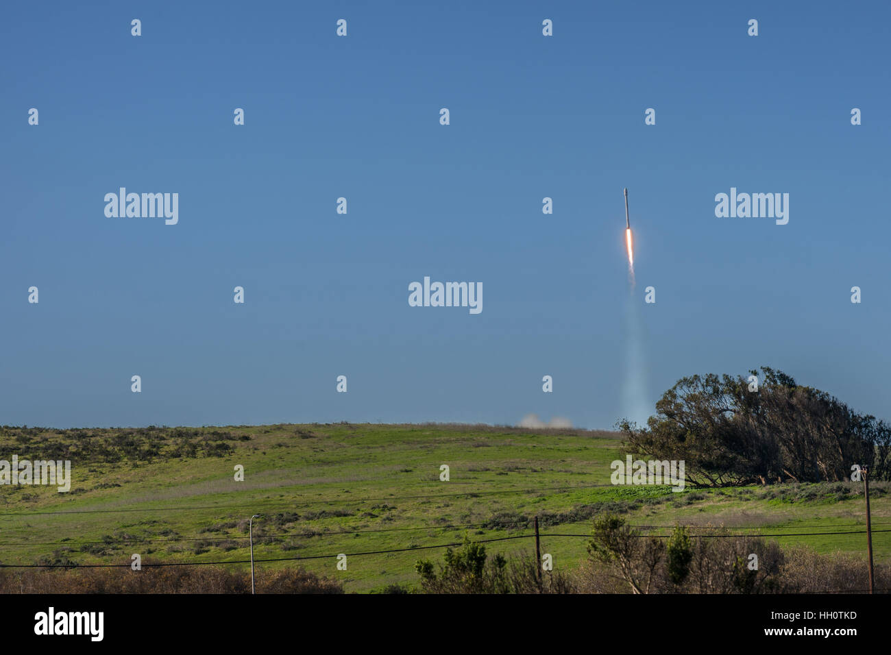 SpaceX Falcon 9 eine Sekunde nach dem Start. Stockfoto