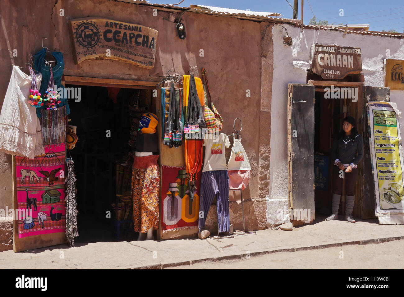 Kunsthandwerk-Shop und Markt/Bäckerei Caracoles Street, San Pedro de Atacama, Norte Grande, Chile Stockfoto