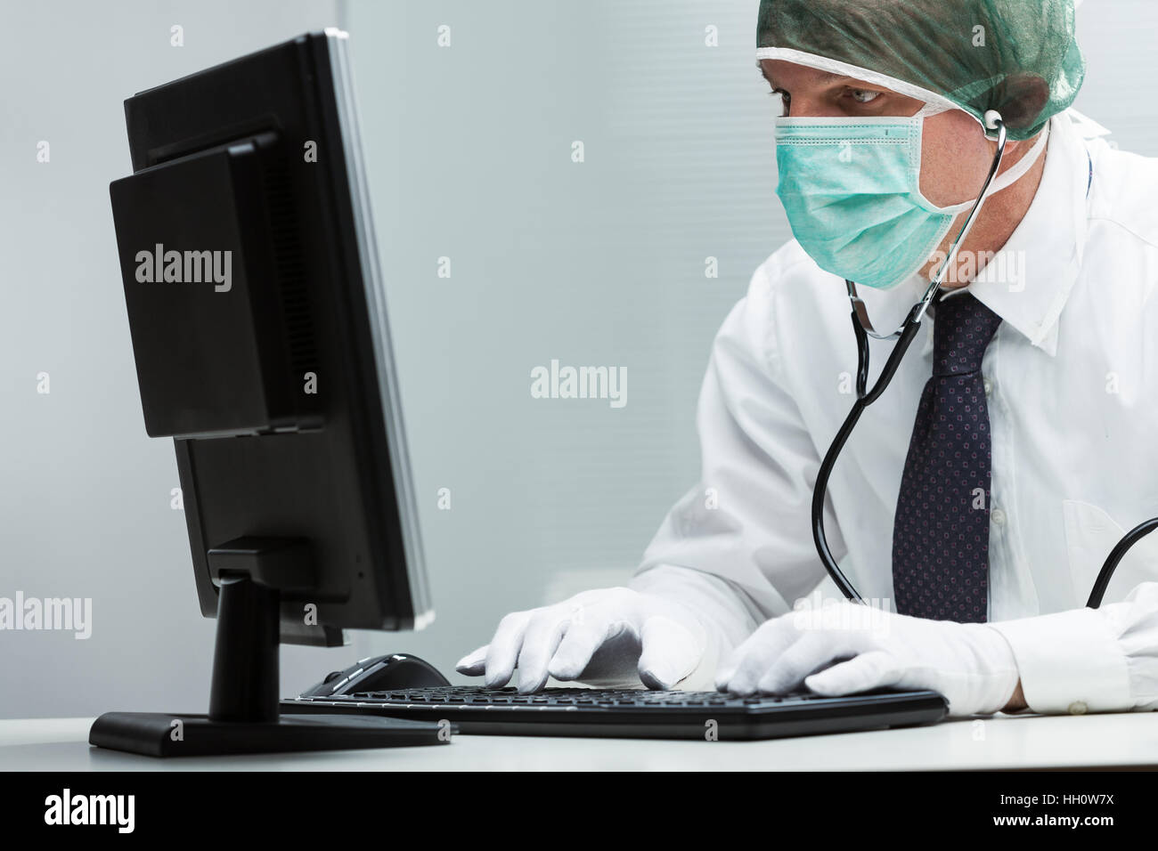 Konzept der Forensik oder chirurgischen Analyse bezogen auf PCs und workstations Stockfoto
