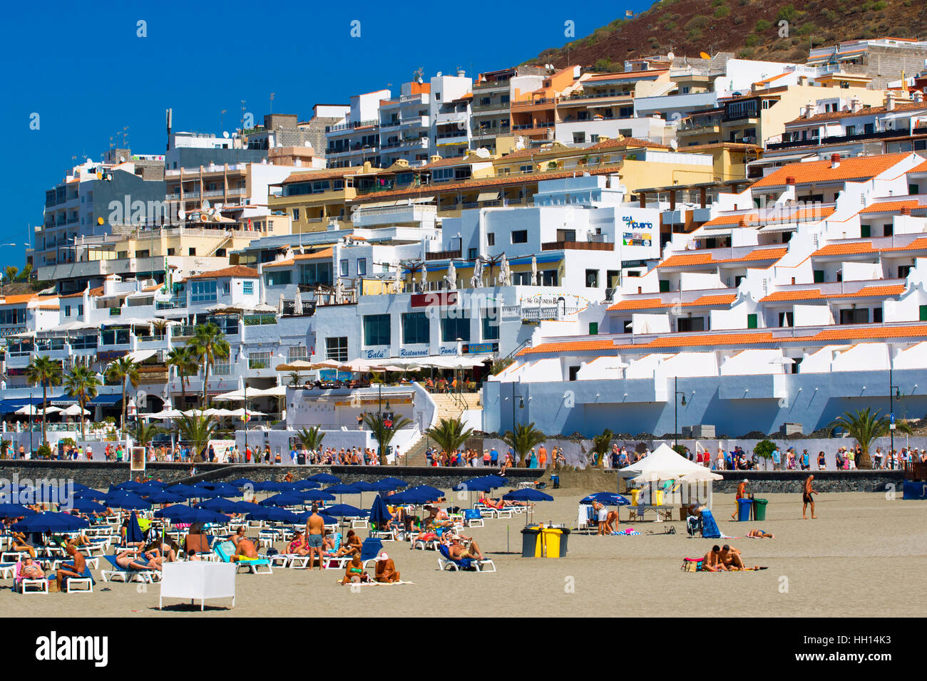 Strand von Los Christianos auf Teneriffa, Kanarische Inseln Stockfoto