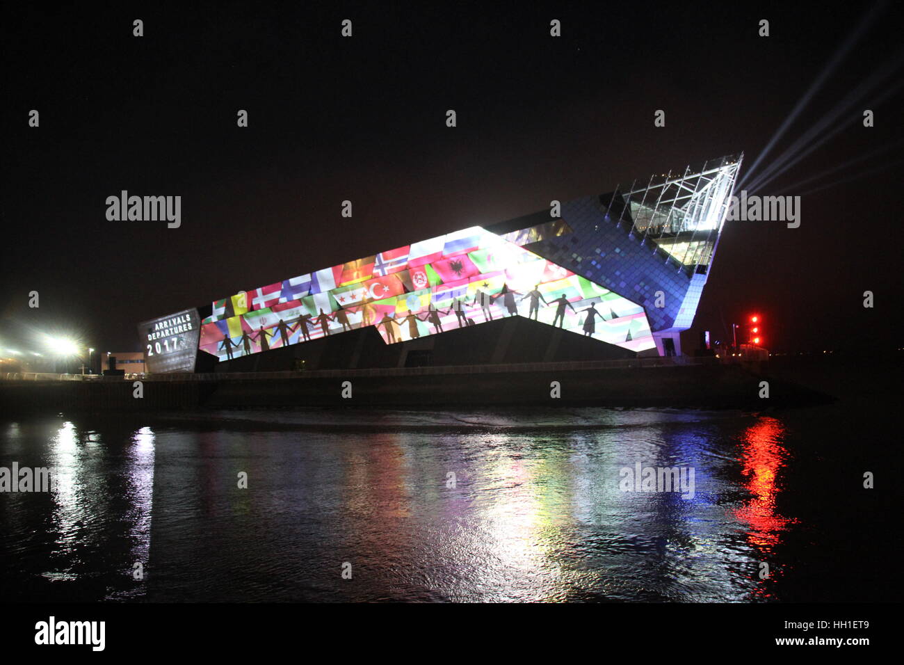 Hull City of Culture 2017 Made in Hull Licht Projektion zeigen in The Deep, mit der River Hull und Humber Mündung Stockfoto