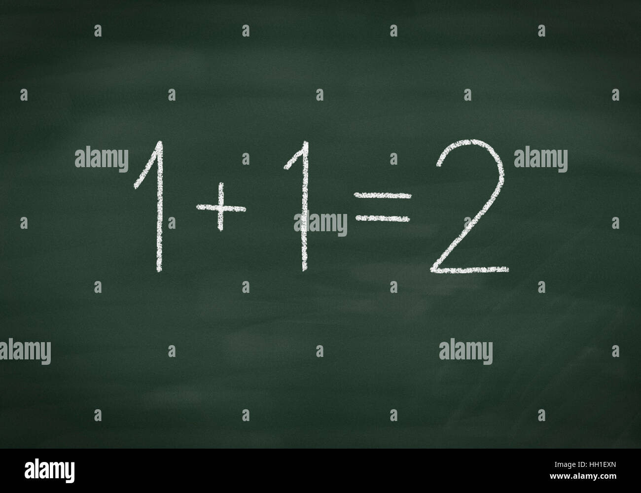 Einfache Mathematik auf einer Kreidetafel Stockfoto