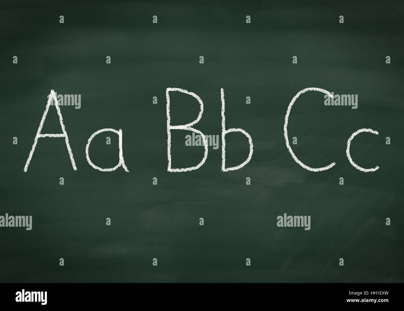 ABC Alphabet auf einer Kreidetafel Stockfoto