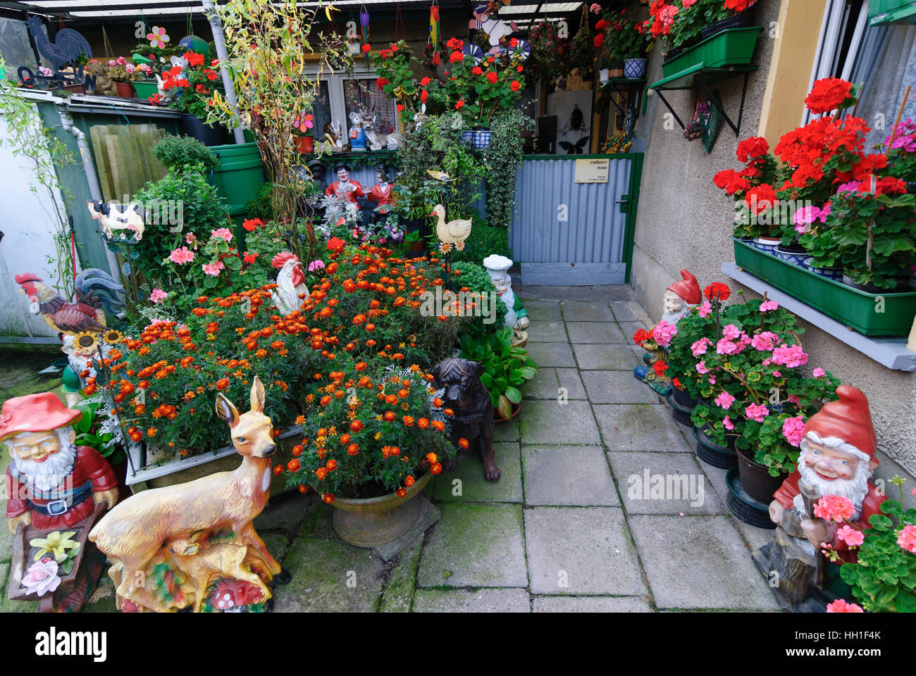 Wittstock/Dosse: Wohnung Haus mit Zwerge, Brandenburg, Deutschland Stockfoto