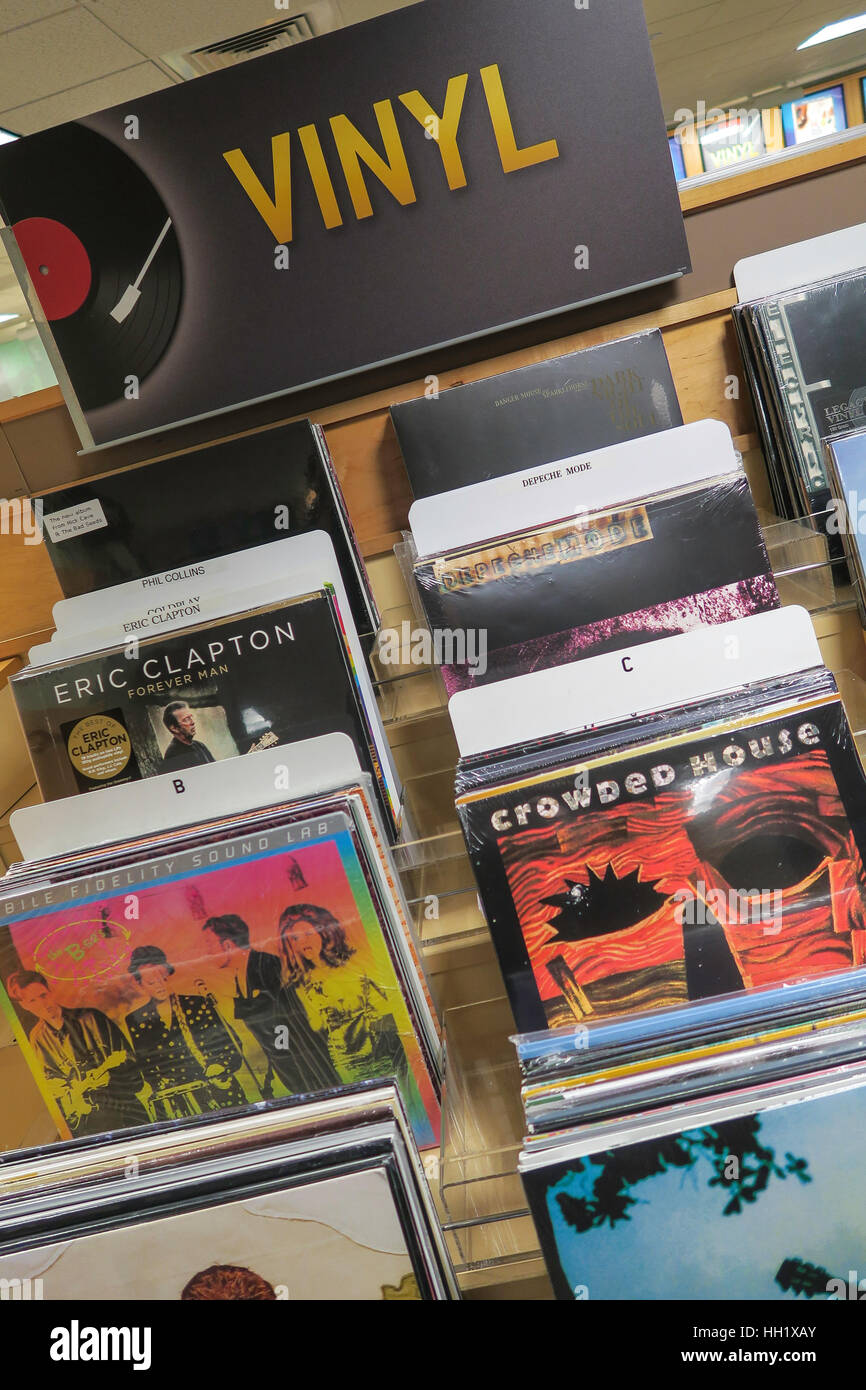 Vinyl Records On Sale, Barnes & Noble, NYC, USA Stockfoto