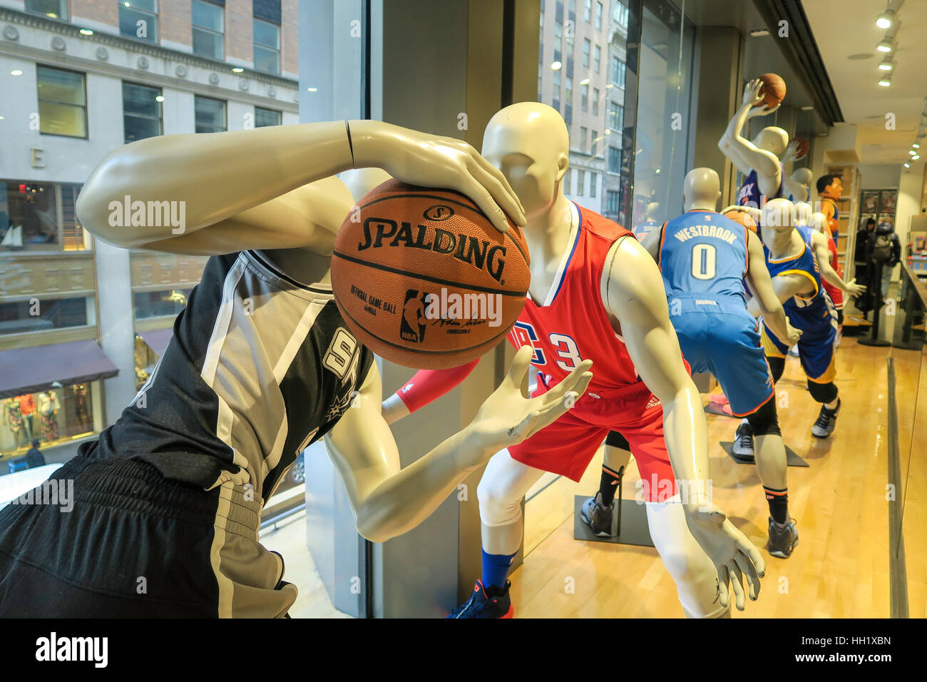 NBA Store auf der Fifth Avenue, New York, USA Stockfoto