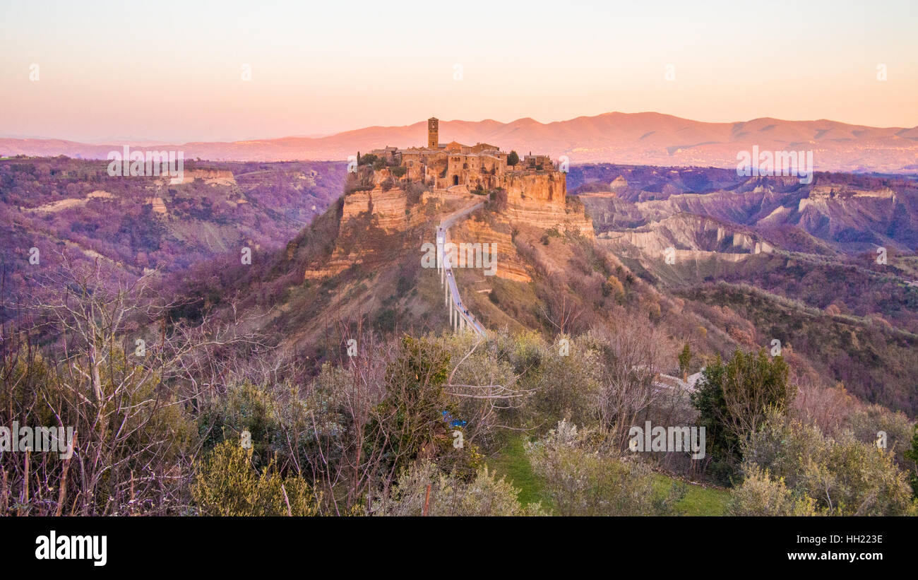 Lais Puzzle 1000 Teile – Civita Di Bagnoregio, Mittelalterliche Stadt In Italien (Viterbo, Latium)