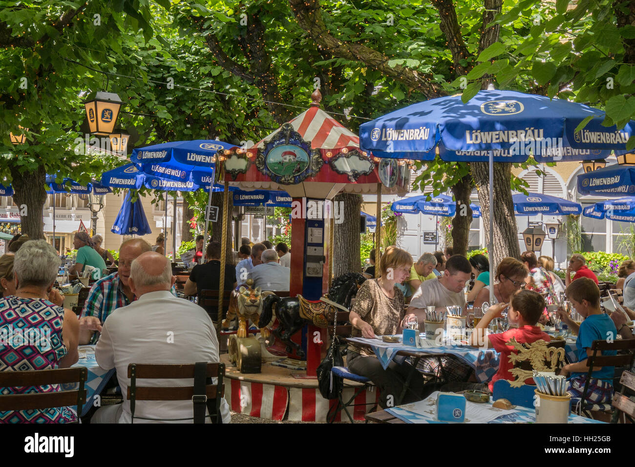 Deutsches Biergarten - Löwenbräu-Biergarten, Gasthaus Löwenbräu, Baden Baden, Deutschland Stockfoto