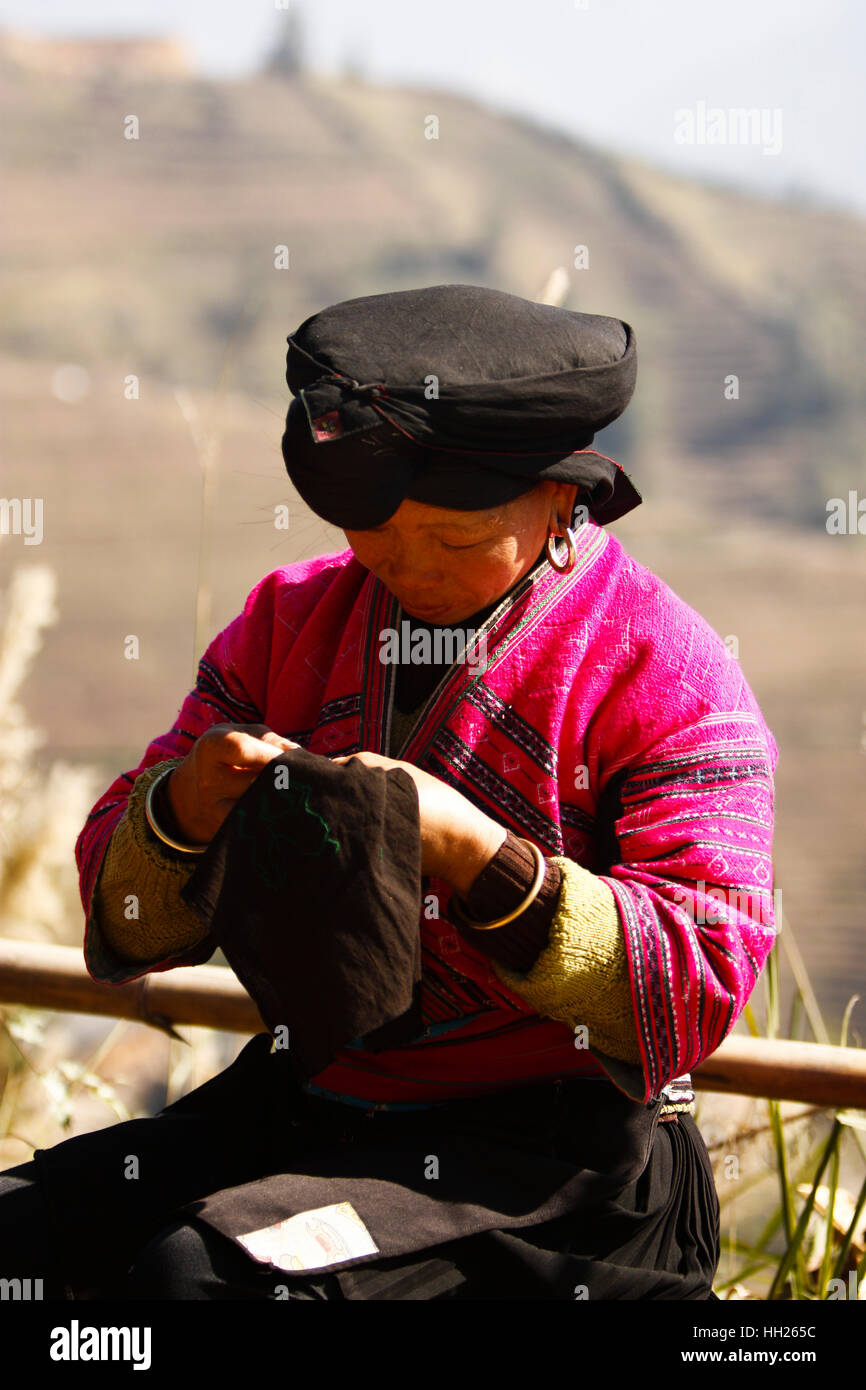 Dorf in China traditionelle Langhaar-Frauen Stockfoto