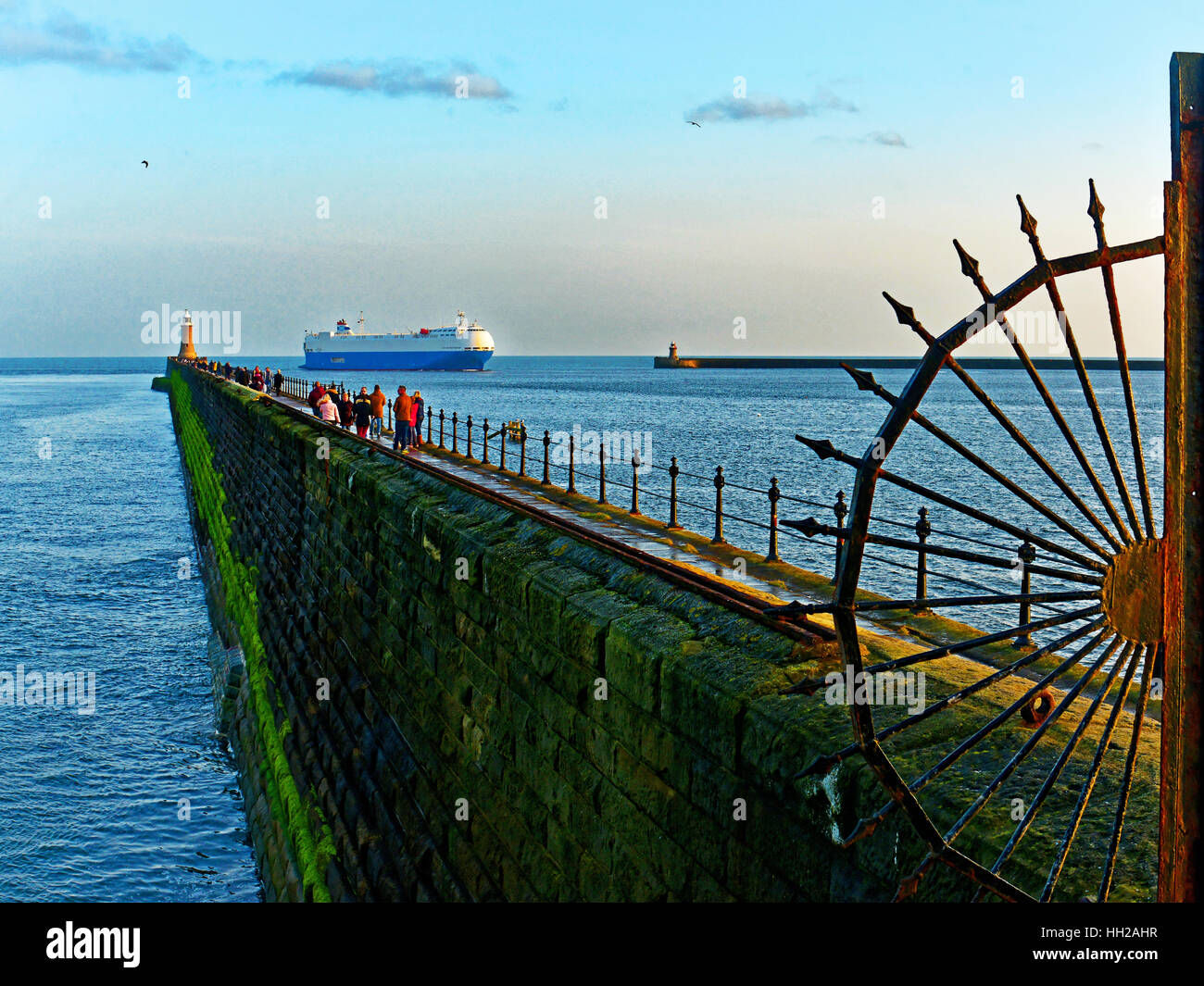 Tynemouth North Pier Winterspaziergang Stadt Rotterdam Autofähre Stockfoto