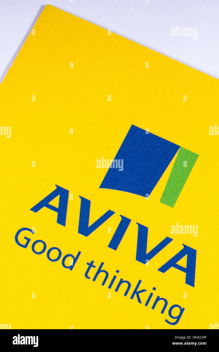 LONDON, UK - 13. Januar 2017: Das Logo für Aviva plc an der Ecke einer Broschüre auf 13. Januar 2017. Aviva sind ein britischer multinationaler Versicherung c Stockfoto