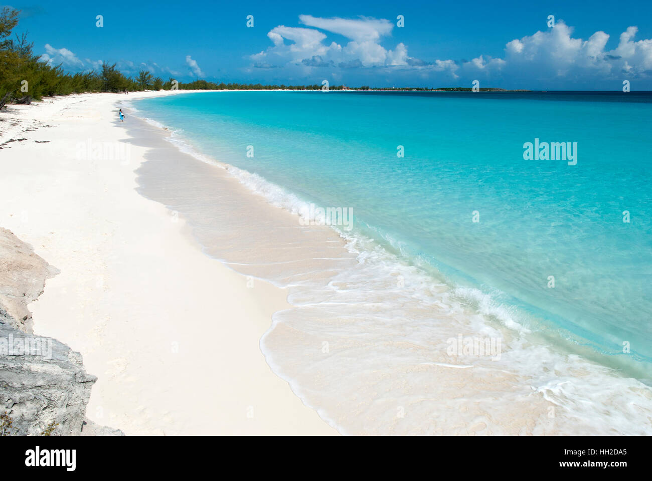 Die Ansicht der leeren Strand auf unbewohnten Insel in Half Moon Cay (Bahamas). Stockfoto