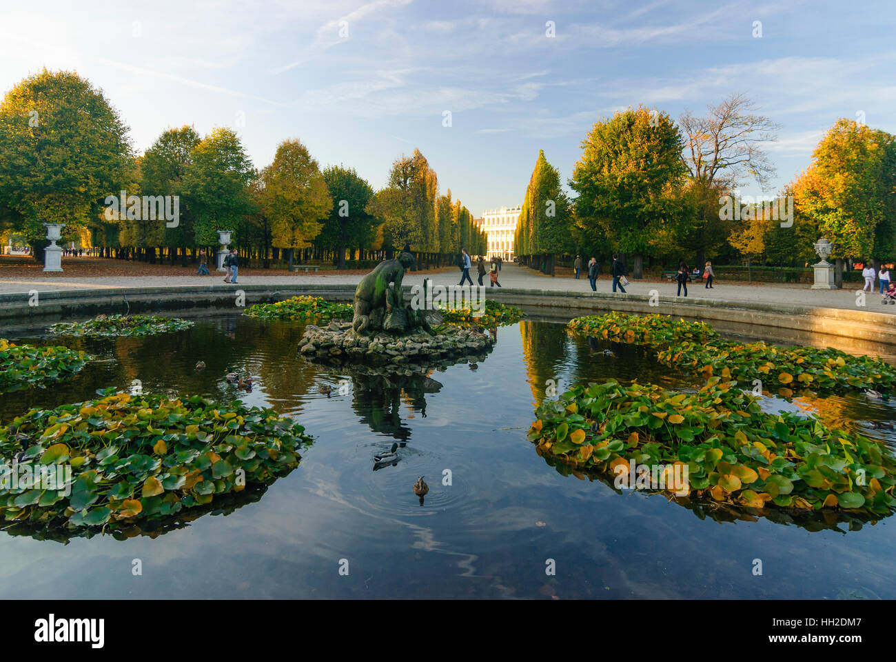 Wien, Wien: Schlosspark Schönbrunn, Blick zum Schloss, 13., Wien, Österreich Stockfoto