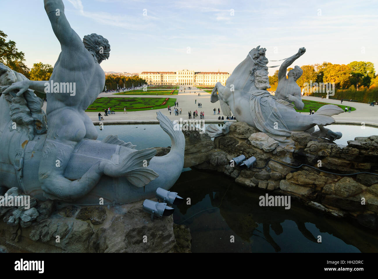 Wien, Wien: Schlosspark Schönbrunn, Aussehen von Neptuns gut zur Burg, 13., Wien, Österreich Stockfoto