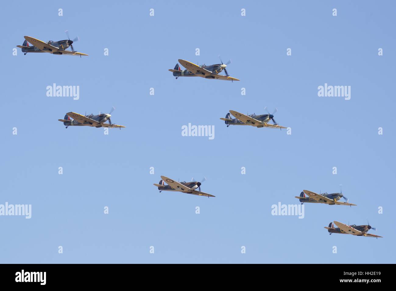 Ein Balbo Spitfires im Formationsflug am IWM Duxford Air Show finale Stockfoto