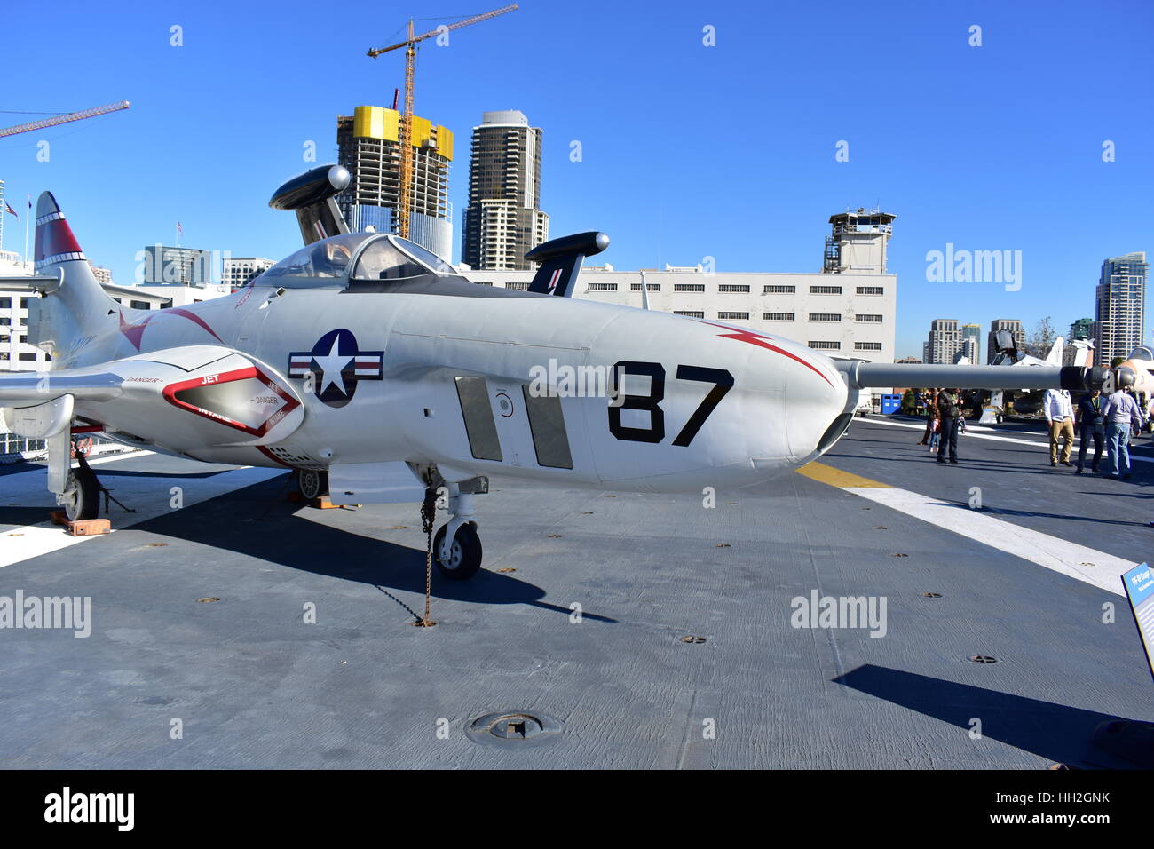 San Diego, Kalifornien - USA - Dec 04,2016 - Flugzeuge Cougar in USS Midway Museum Stockfoto