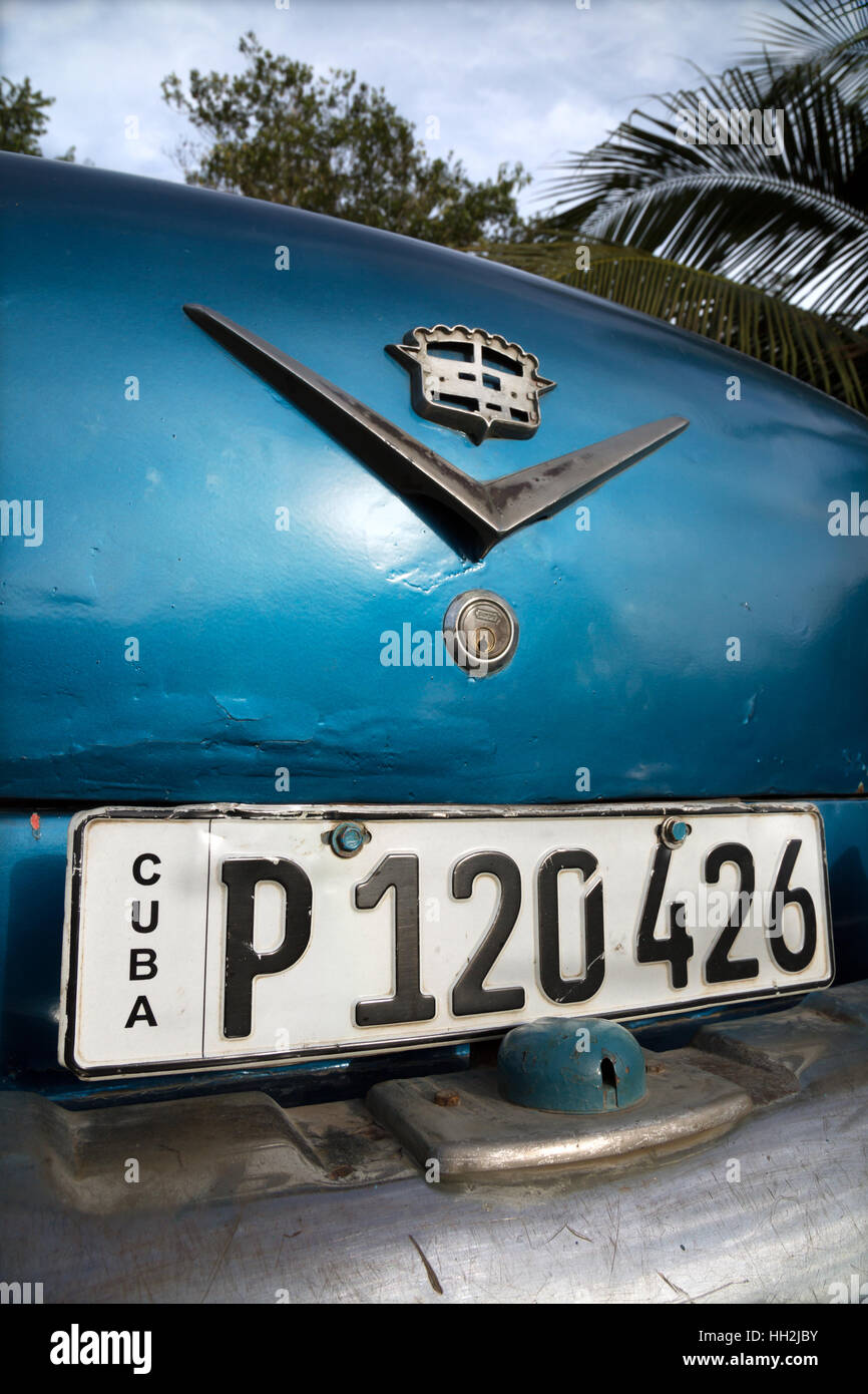 Blau alte amerikanische Auto in Havanna, Kuba Stockfoto
