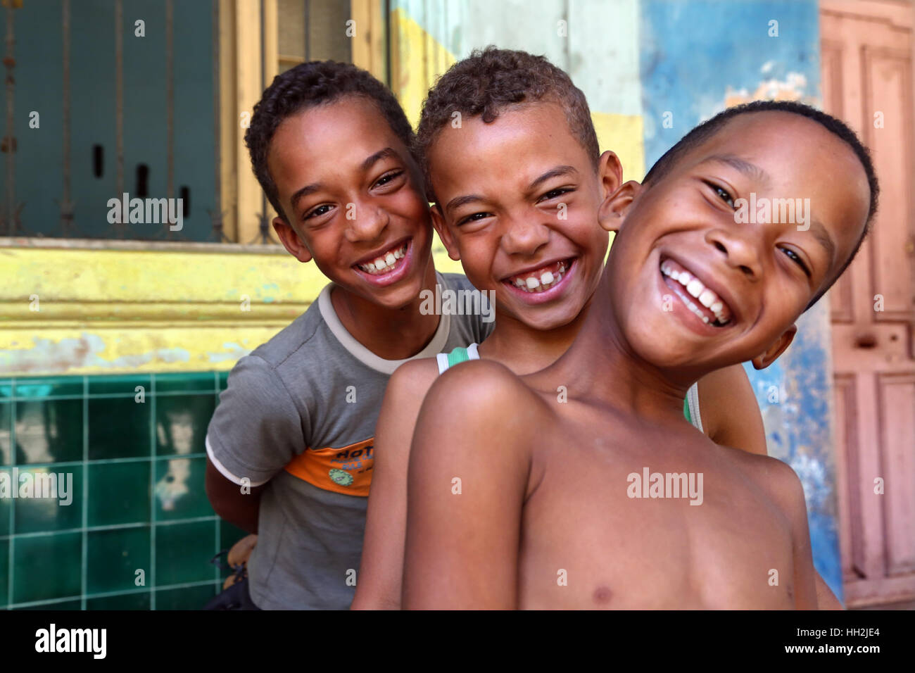 Kinder in den Straßen von Havanna, Kuba Stockfoto