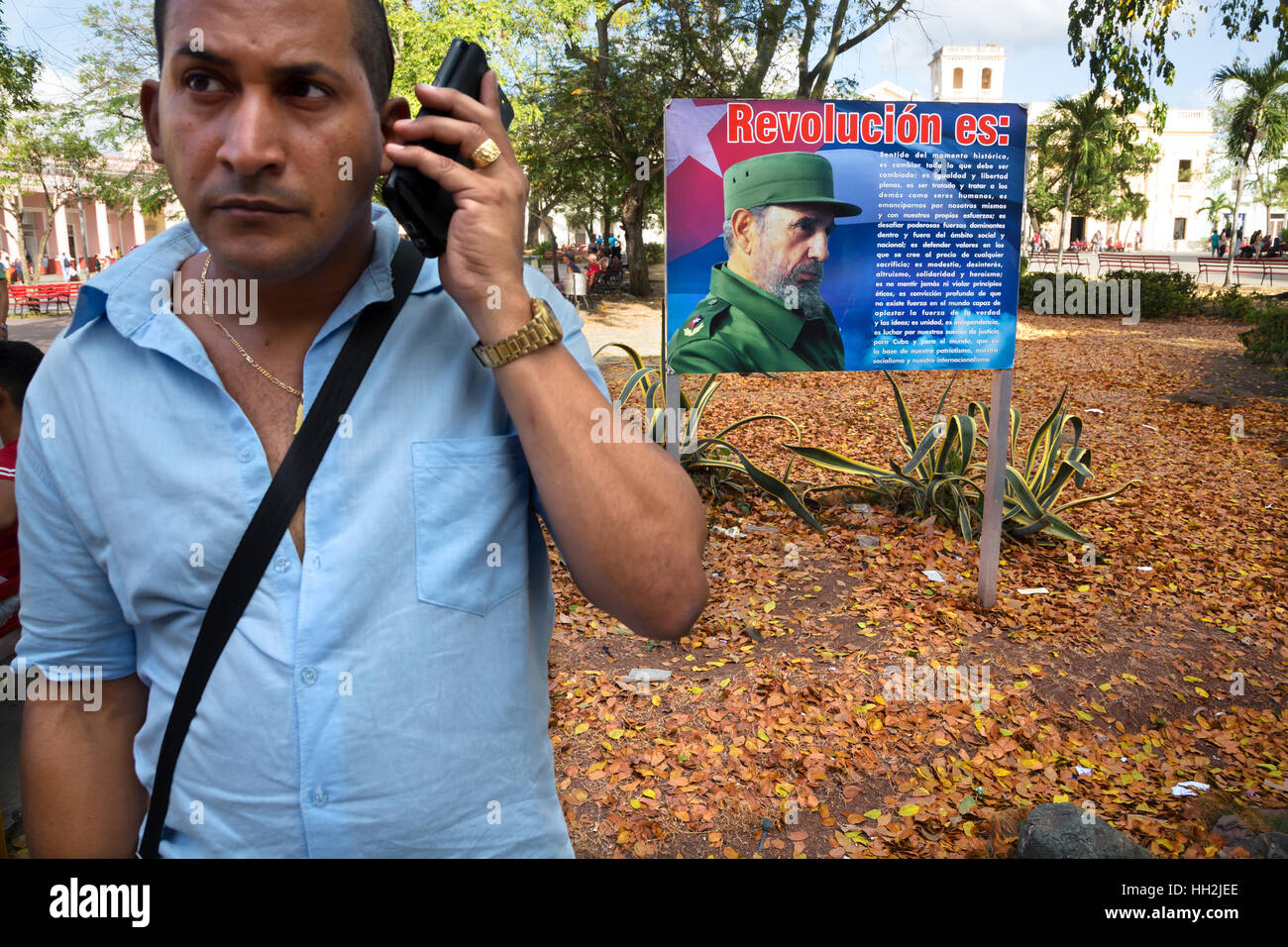 Mit der kommunistischen Revolution Anweisungen in Santa Clara, Kuba Anmelden Stockfoto