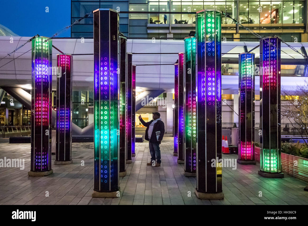 London, UK. 16. Januar 2017. Winter Lights interaktive Kunst-Installationen bei Canary Wharf © Guy Corbishley/Alamy Live News Stockfoto