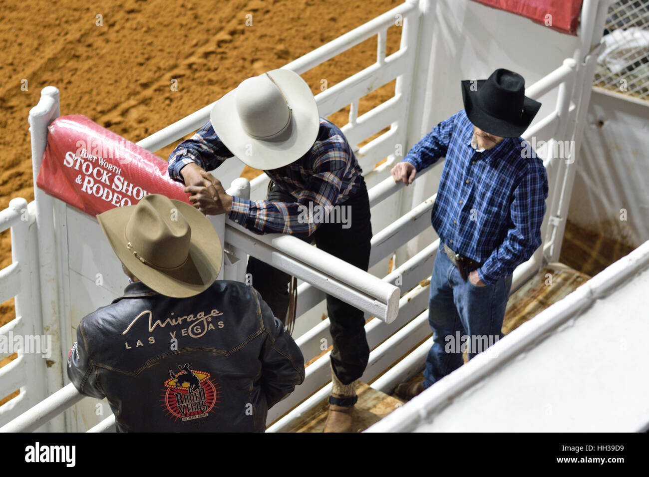 Ft. Worth, Texas, USA. 16. Januar 2017. Cowboys warten auf den Start des Cowboys Farbe Rodeo am ft. Wert Stock Show und Rodeo.  Bildnachweis: Hum Bilder/Alamy Live-Nachrichten Stockfoto