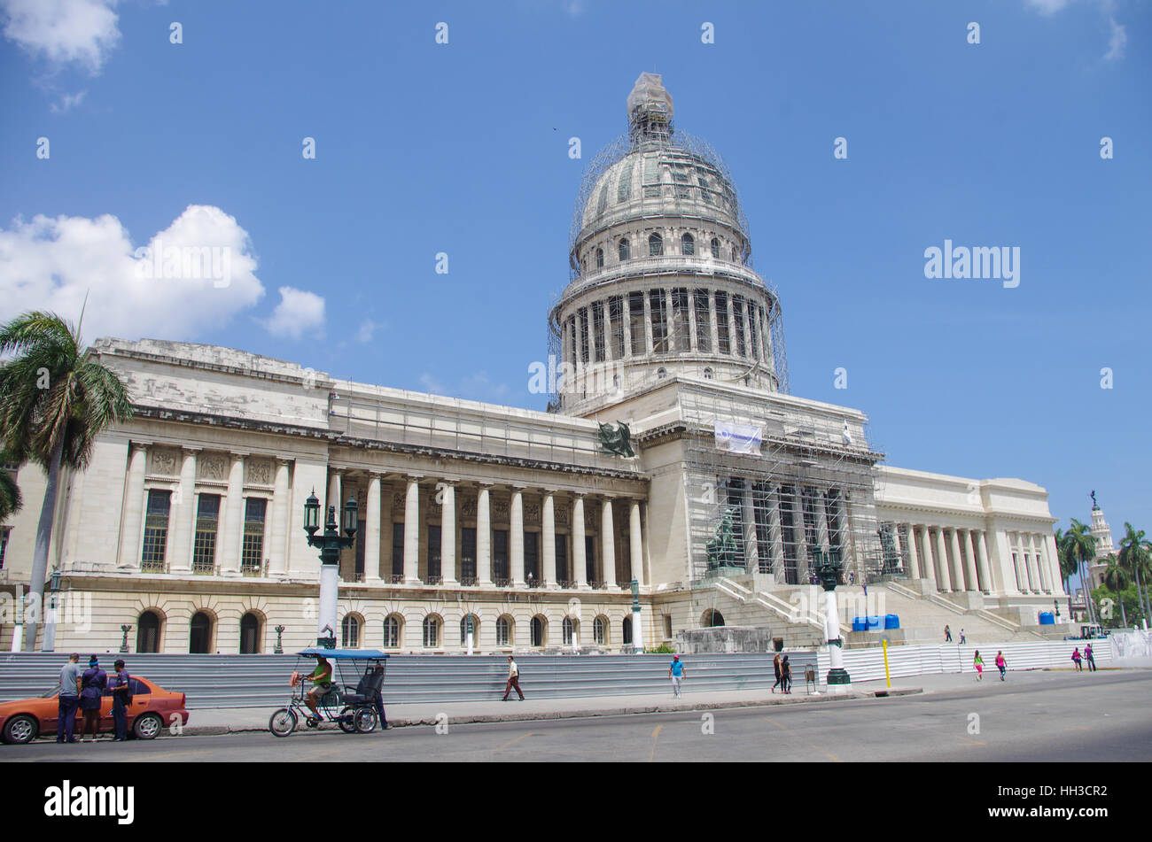Havanna, Kuba - 14. Mai 2015: Vorderansicht des National Capitol Building 1929 abgeschlossen. Stockfoto