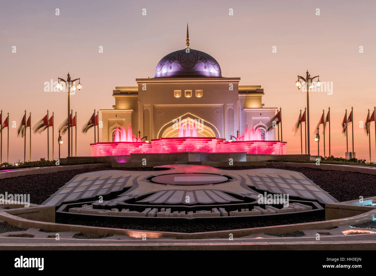 Emirates Palace Gate House.  Eingang zum Präsidentenpalast von den Vereinigten Arabischen Emiraten, das Hotel liegt an der Corniche in Abu Dhabi Stockfoto