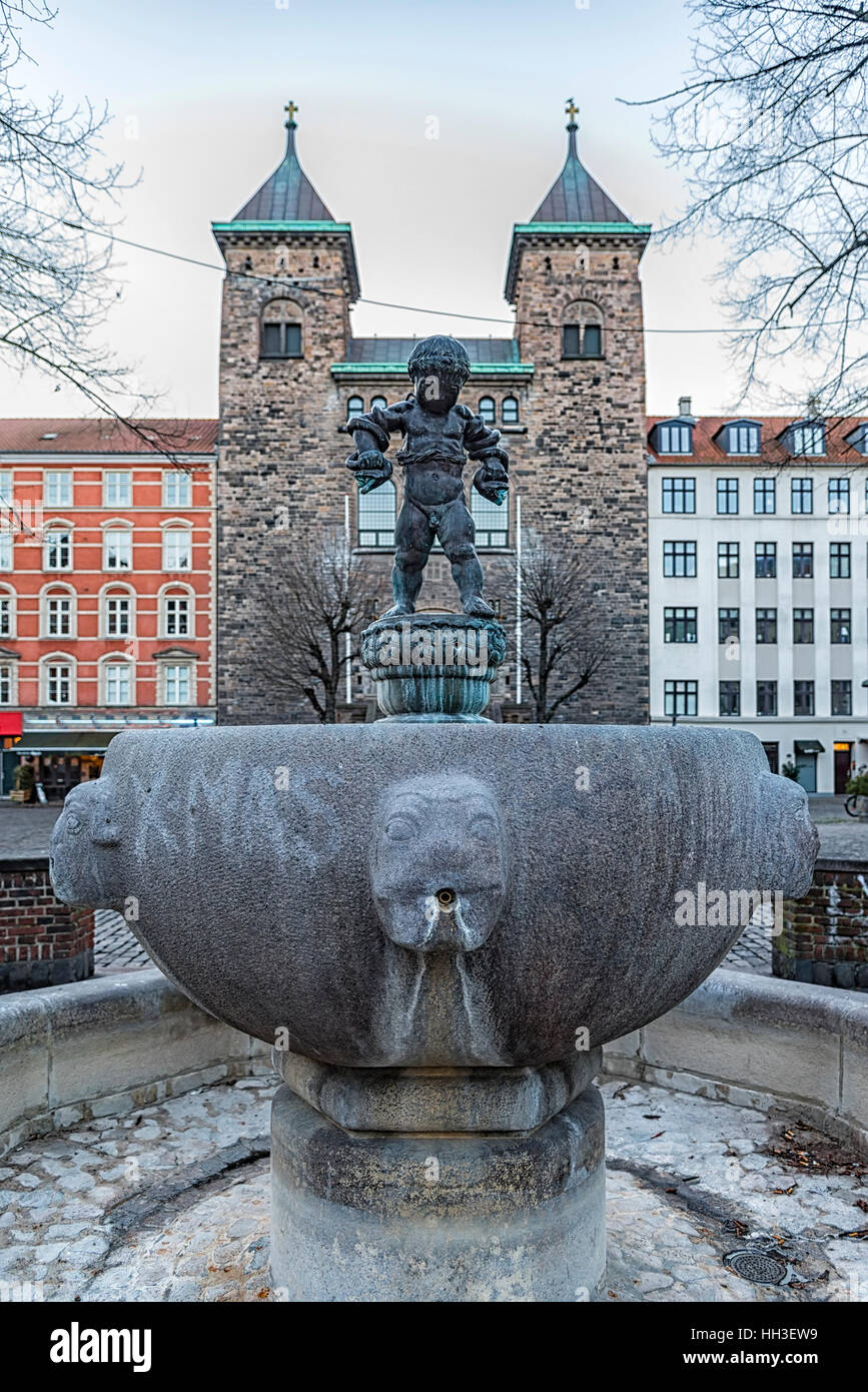 Elias-Kirche ist eine Kirche von Dänemark auf Vesterbros Torv befindet sich im Herzen von Vesterbro Bezirk von Kopenhagen, Dänemark. Stockfoto