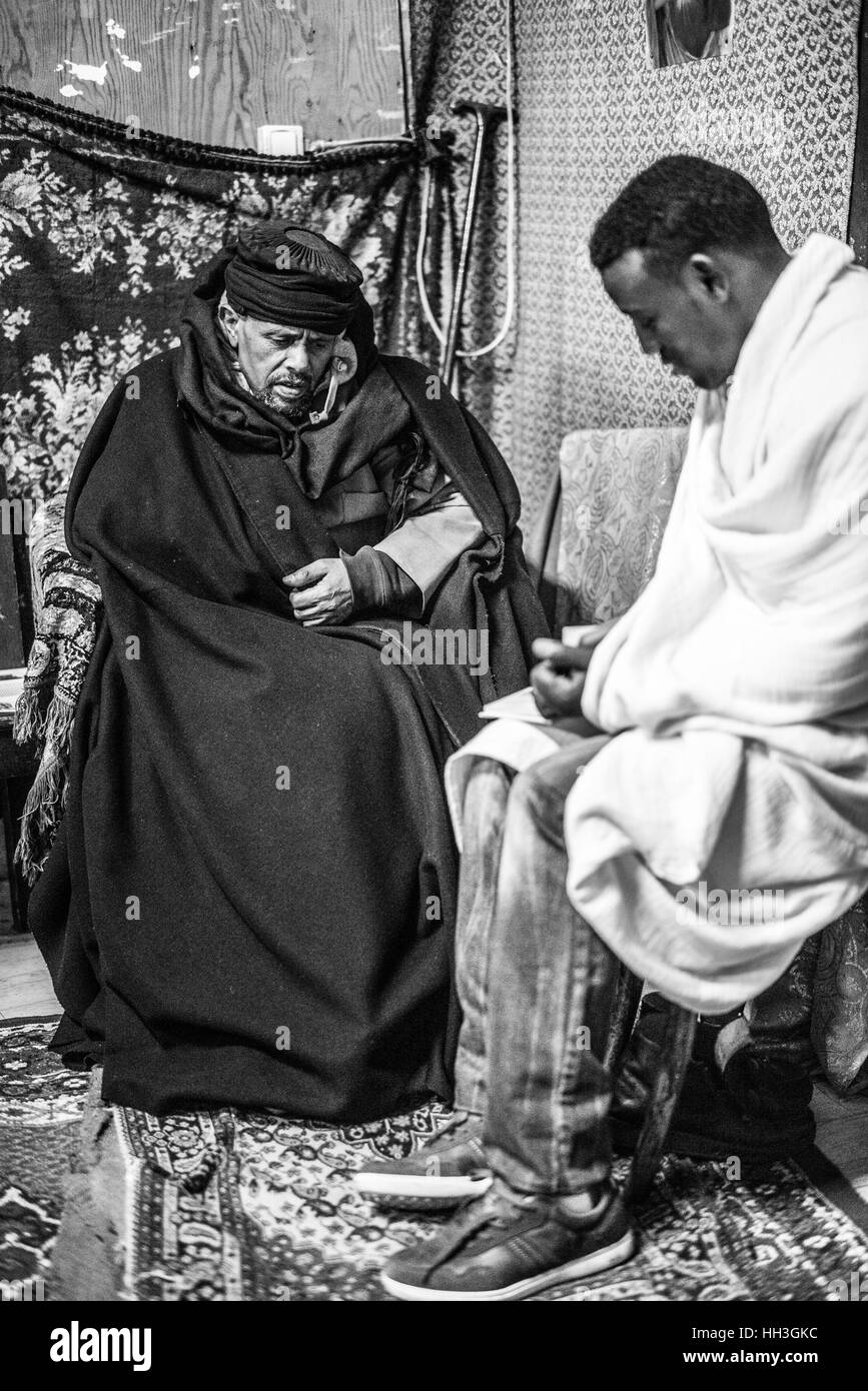 Porträt des Klerikers im äthiopischen koptischen Kloster, Jerusalem, Israel Stockfoto