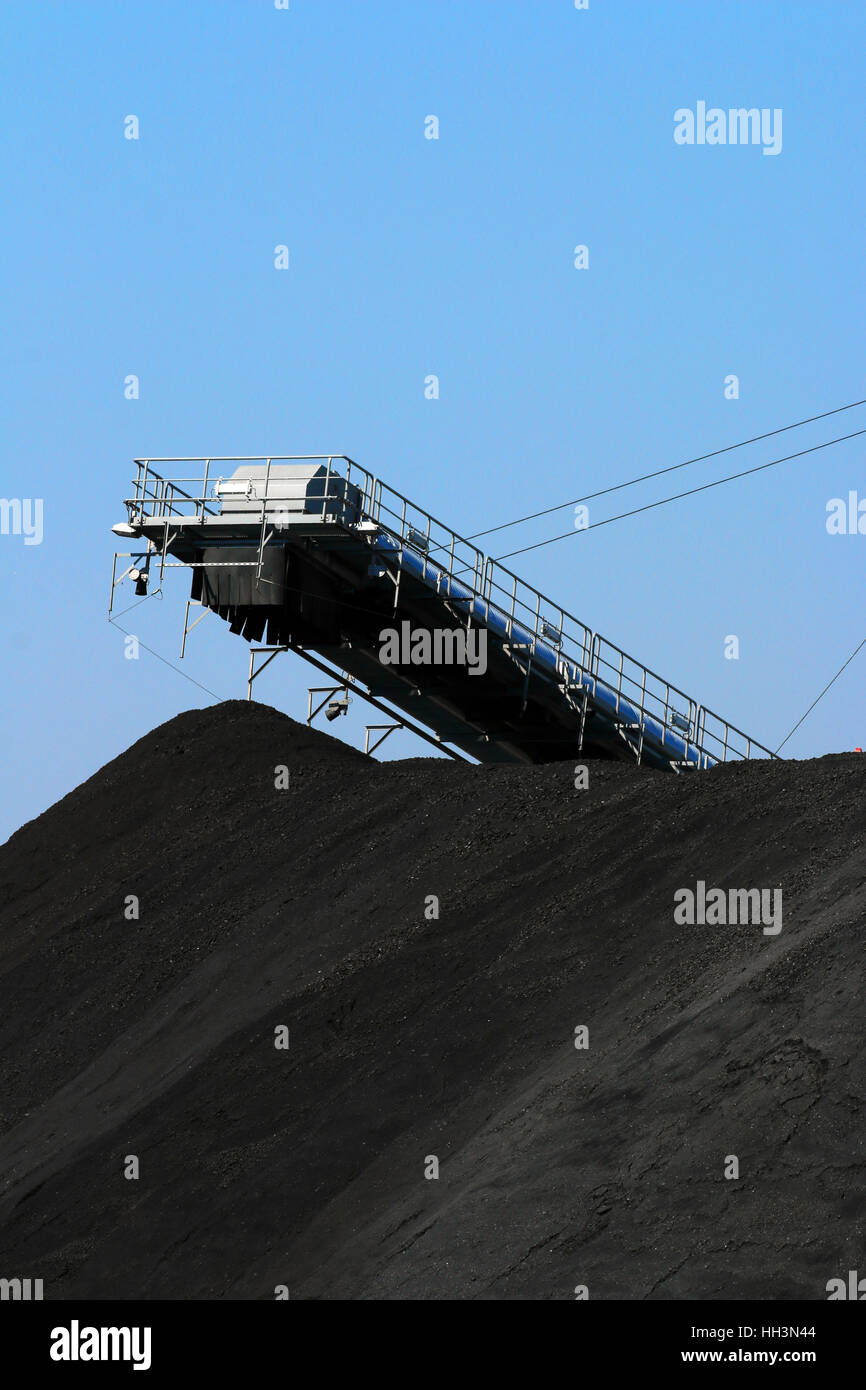 Förderband auf Kohle-Kraftwerk Stockfoto