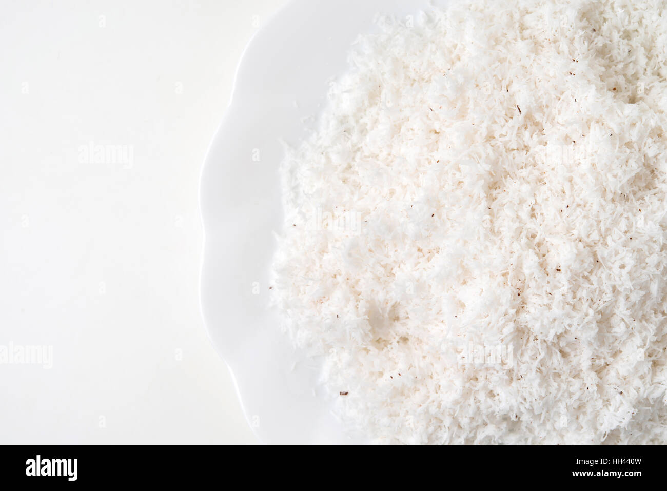 Kokosraspeln in Schale Stockfoto