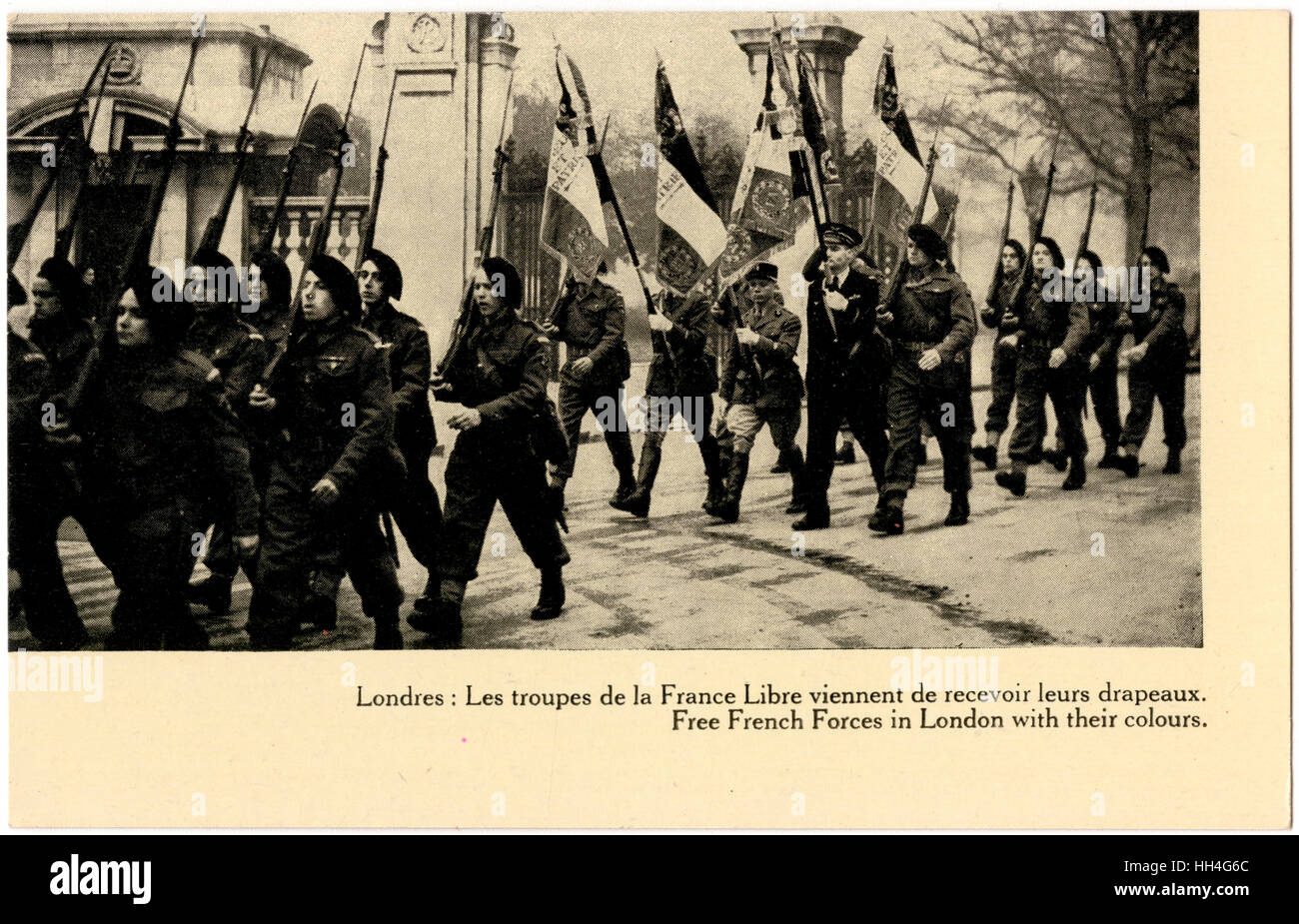 WW2 - Freie französische Truppen paradieren mit ihren Farben Stockfoto