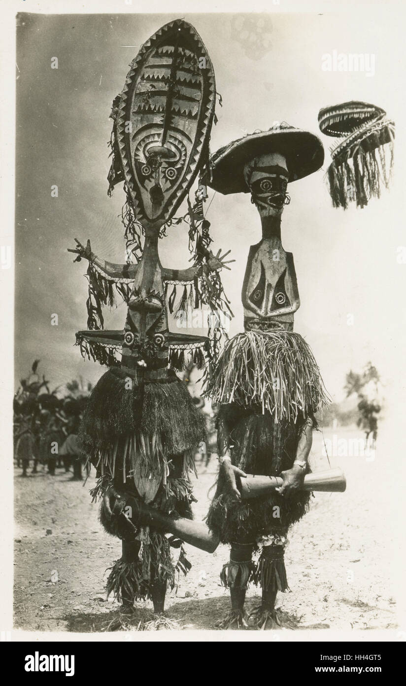 Elema Menschen (von den Papua-Golf in Südost-Neu-Guinea) üben eine aufwendige Zyklus von maskierten Rituale. Diese monumentale Eharo Masken entstanden in erster Linie für Unterhaltung. Elema, Eharo waren "Maea Morava Eharu" ("Dinge der Freude"), und Dan waren Stockfoto