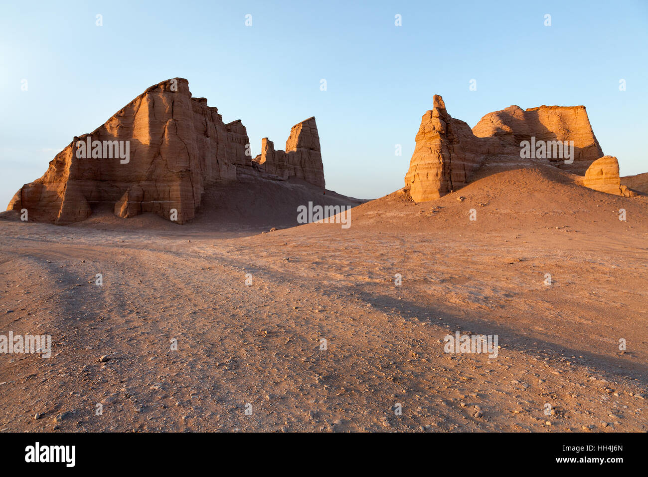 Dasht-e Beute bei Sonnenuntergang, eine große Wüste im südöstlichen Iran. Stockfoto