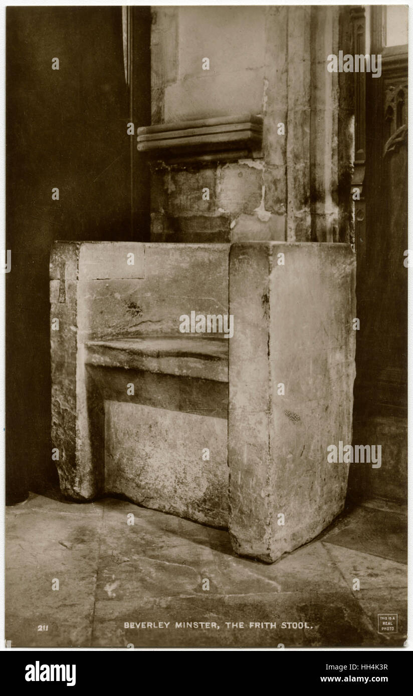 Eine angelsächsische Frith Hocker bei Beverley Minster, East Riding von Yorkshire. Sitzen selbst auf einem Frith-Hocker (auch bekannt als Frid Hocker, was bedeutet "Frieden Stühle") war manchmal eine Voraussetzung für die Beantragung der Wallfahrtskirche in bestimmten englischen Kirchen. Stockfoto