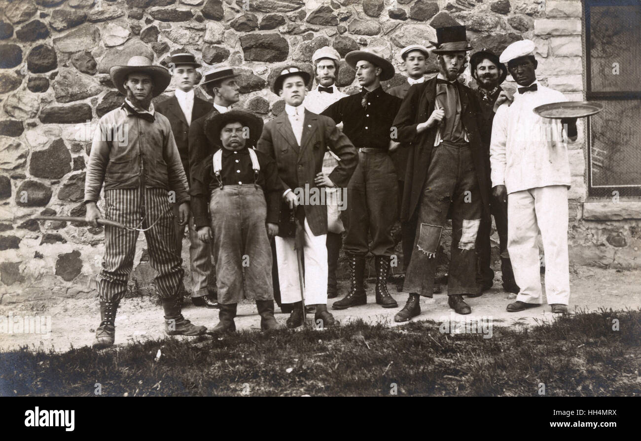 Eine Gruppe Männer in schickem Kleid und Make-up, USA Stockfoto