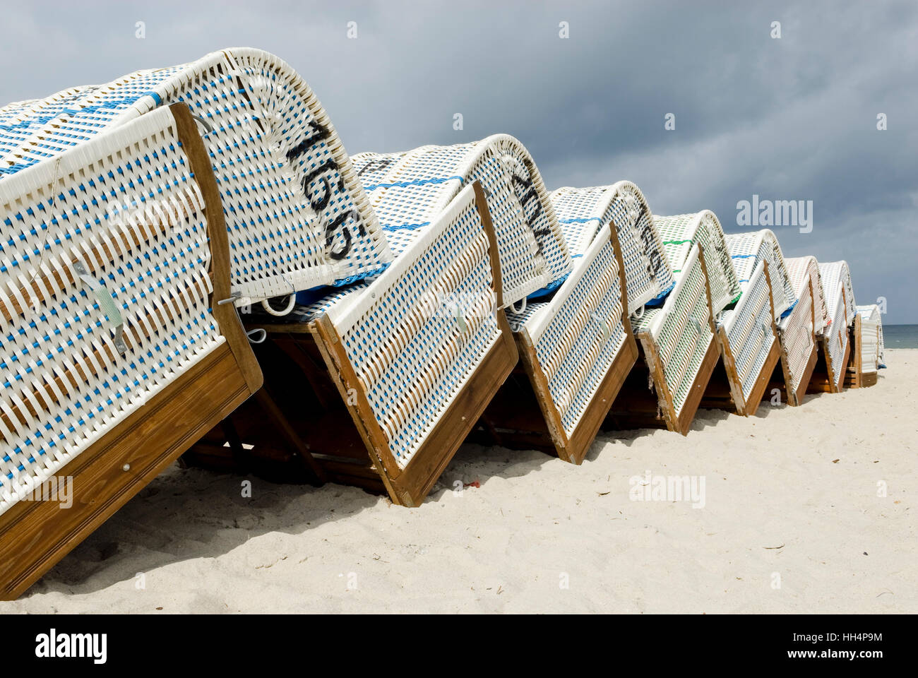 Liegestühle am Strand, Hohwachter Bucht, Schleswig-Holstein, Deutschland Stockfoto