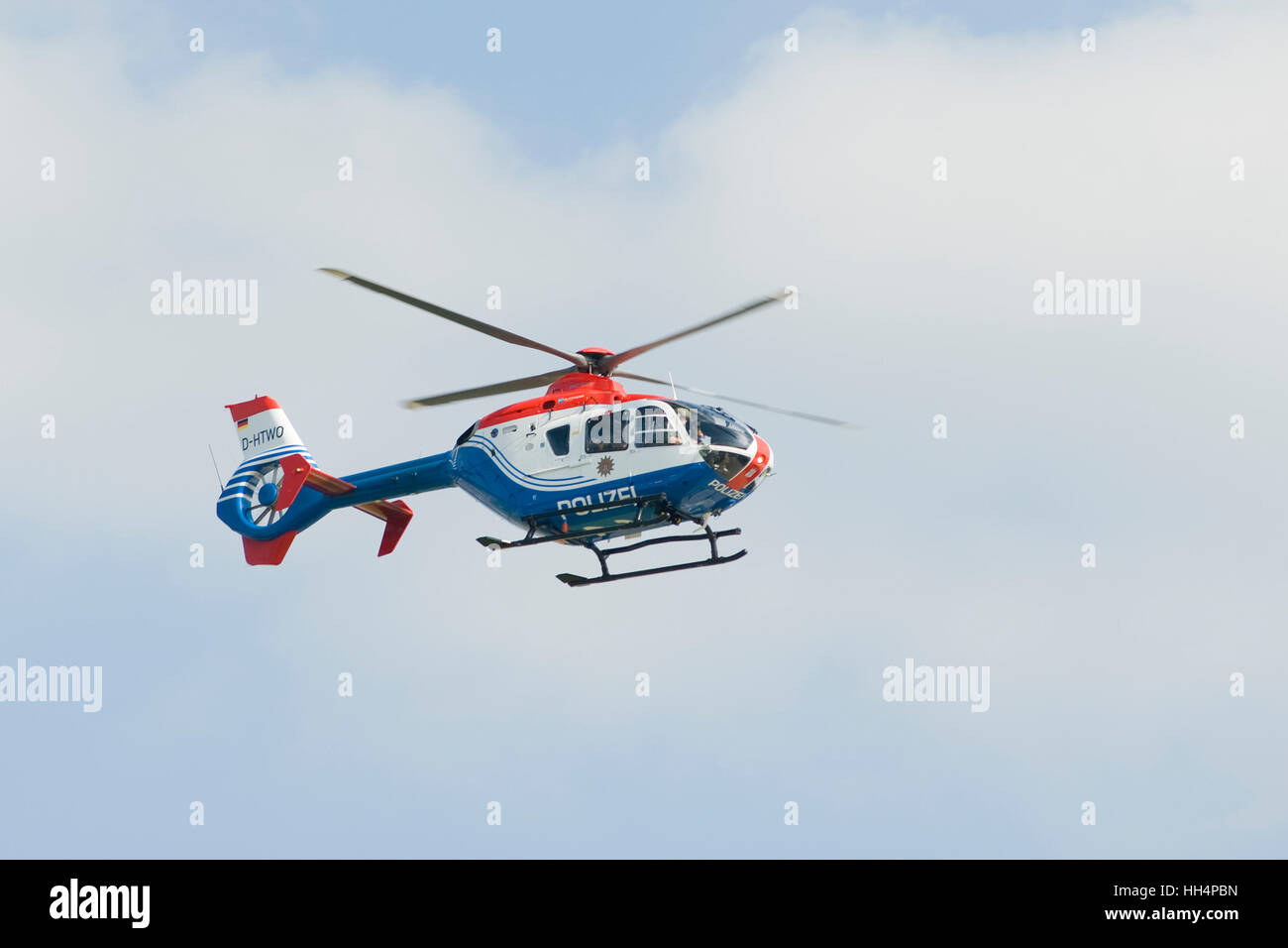 Eurocopter 135, Helikopter (D-HTWO) der Polizei Hamburg, Deutschland Stockfoto