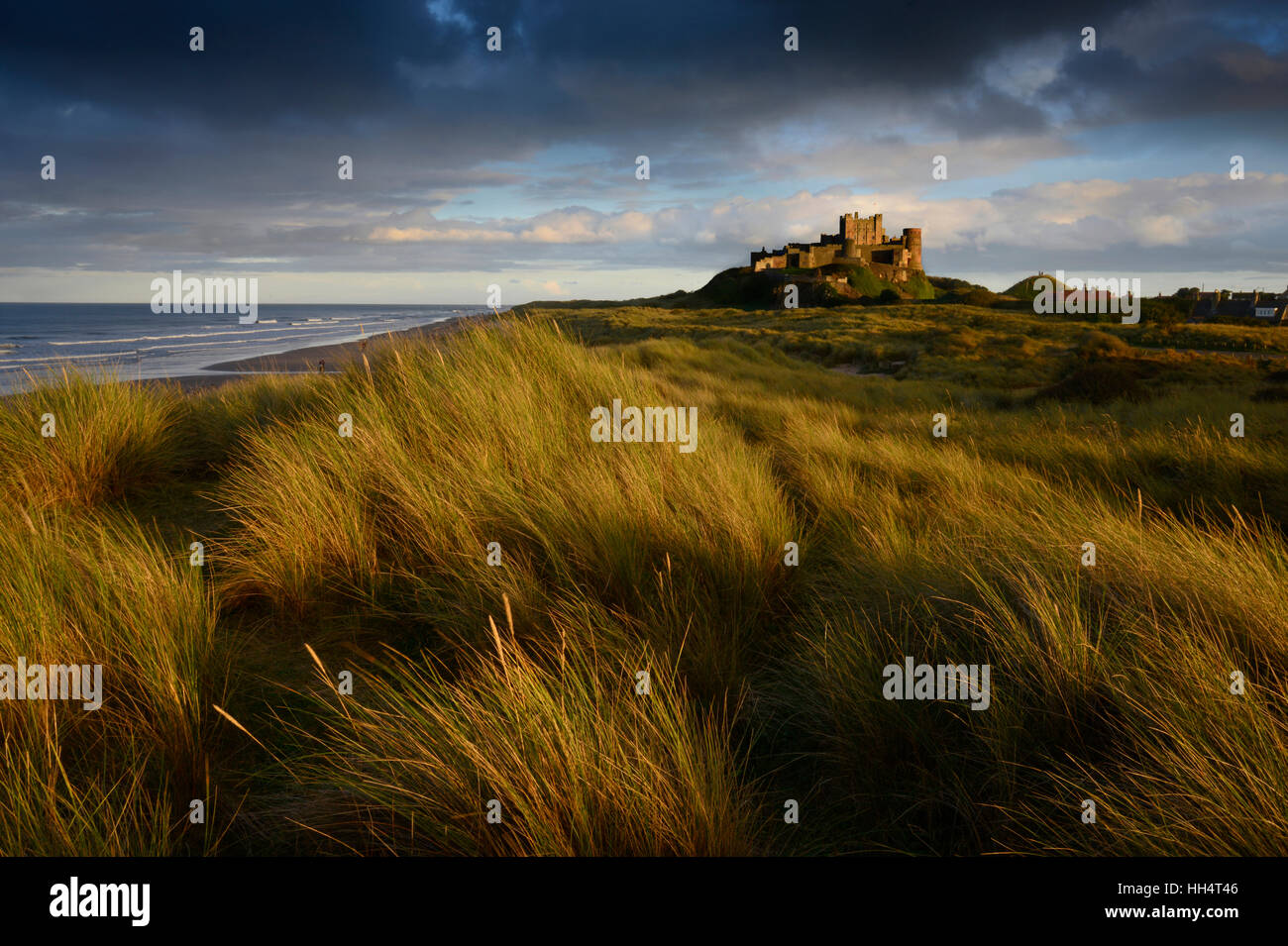 Letztes Licht auf Bamburgh Castle Stockfoto