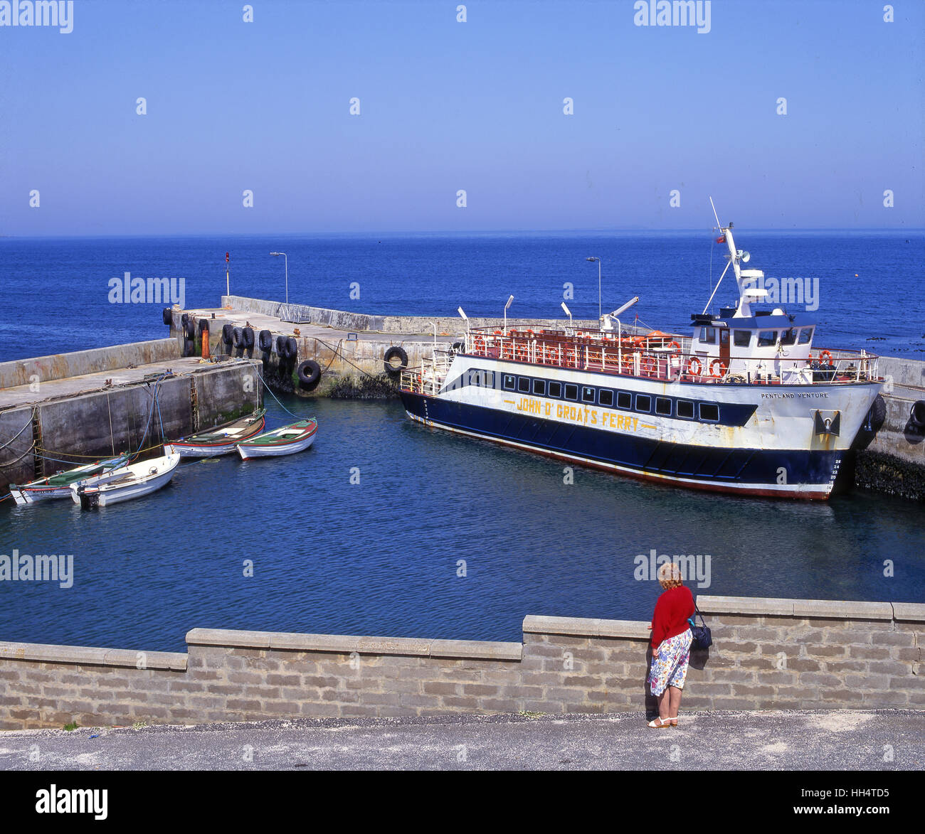 Sommer-Szene im Hafen von John o Grützen, Caithness, Schottland Stockfoto