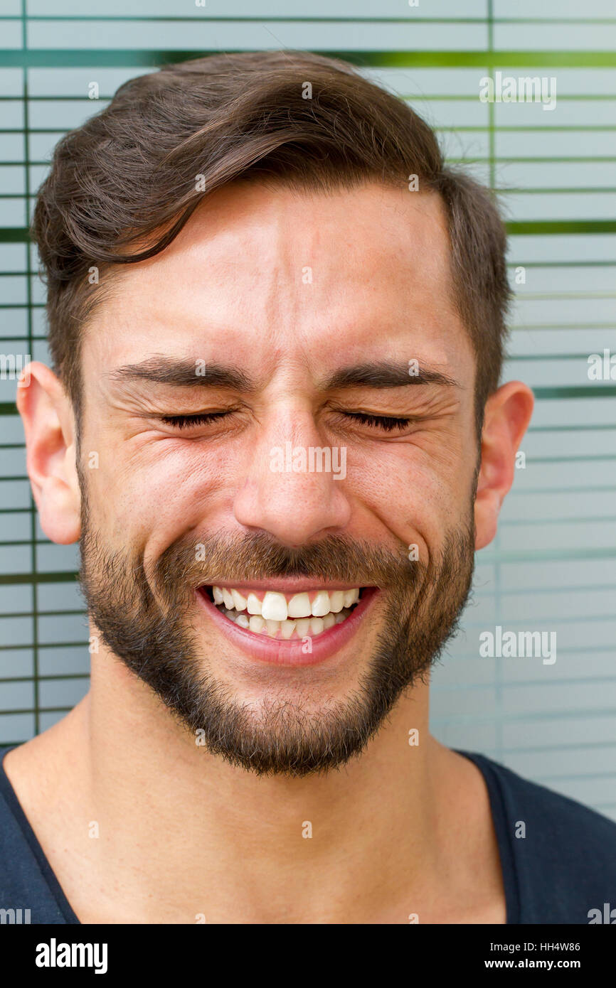 Porträt eines lachenden Mannes Stockfoto