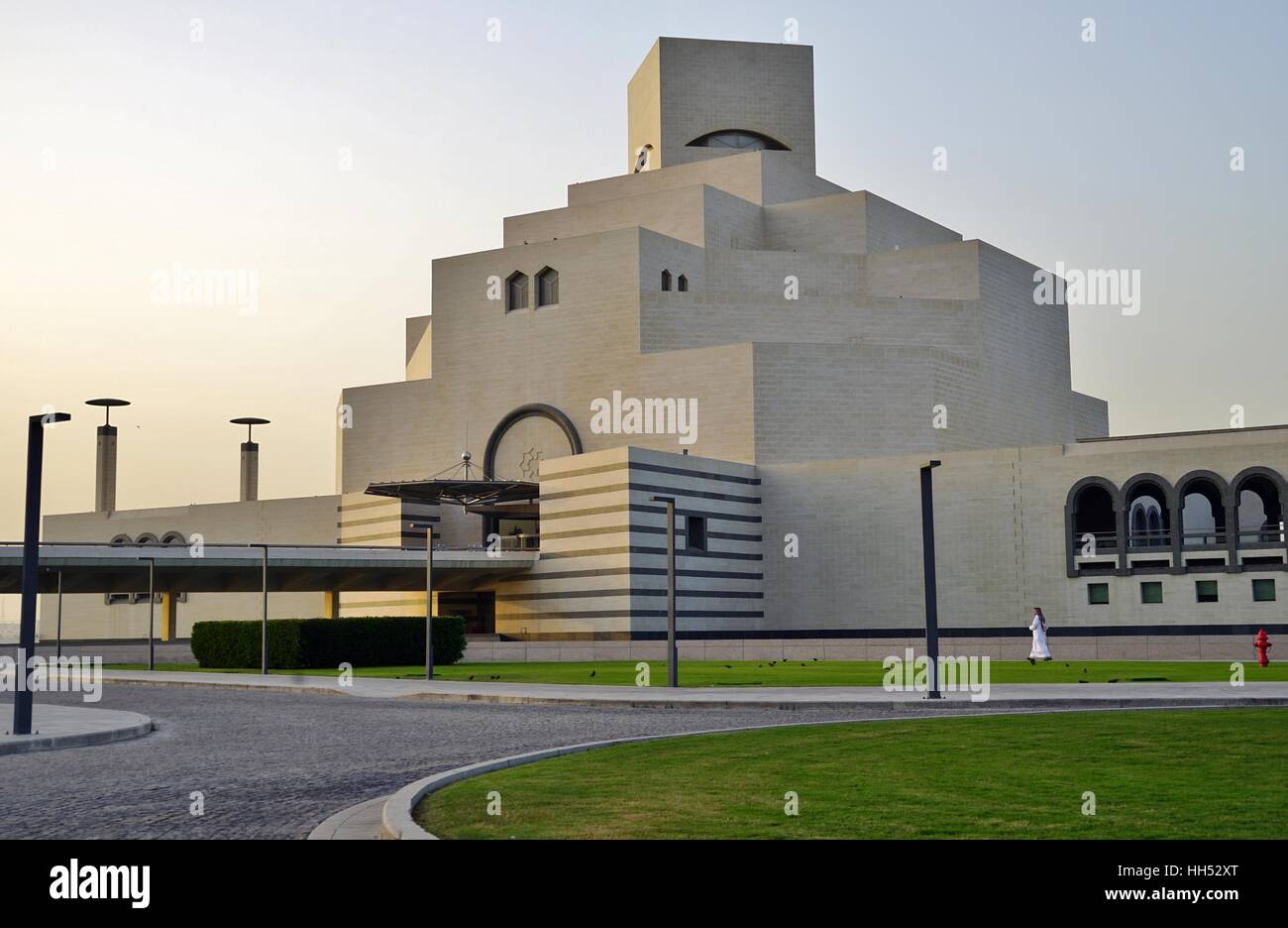 2008 eröffnete befindet sich auf der Doha Corniche ikonischen Museum für islamische Kunst Gebäude entworfen von Architekt I. M. Pei. Stockfoto