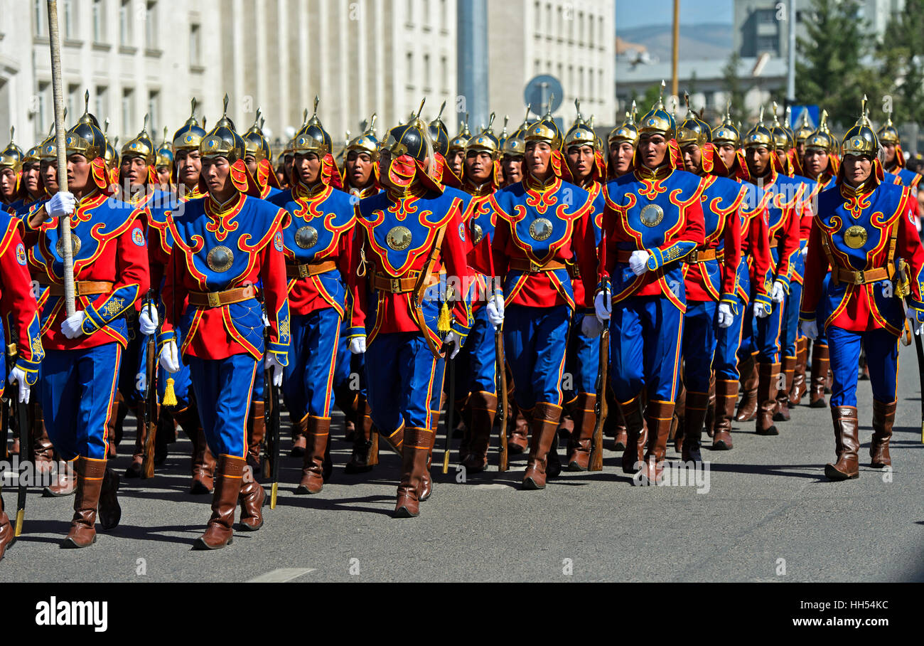 Parade der mongolischen Streitkräfte Ehren Garde in traditioneller
