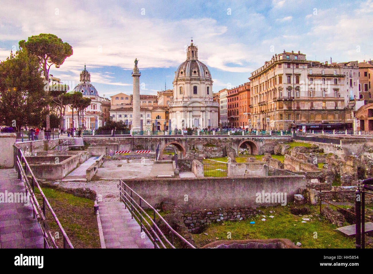 Architektur (zwischen dem Kolosseum & Victor Emmanuel II Monument) Rom, Region Latium, Italien Stockfoto
