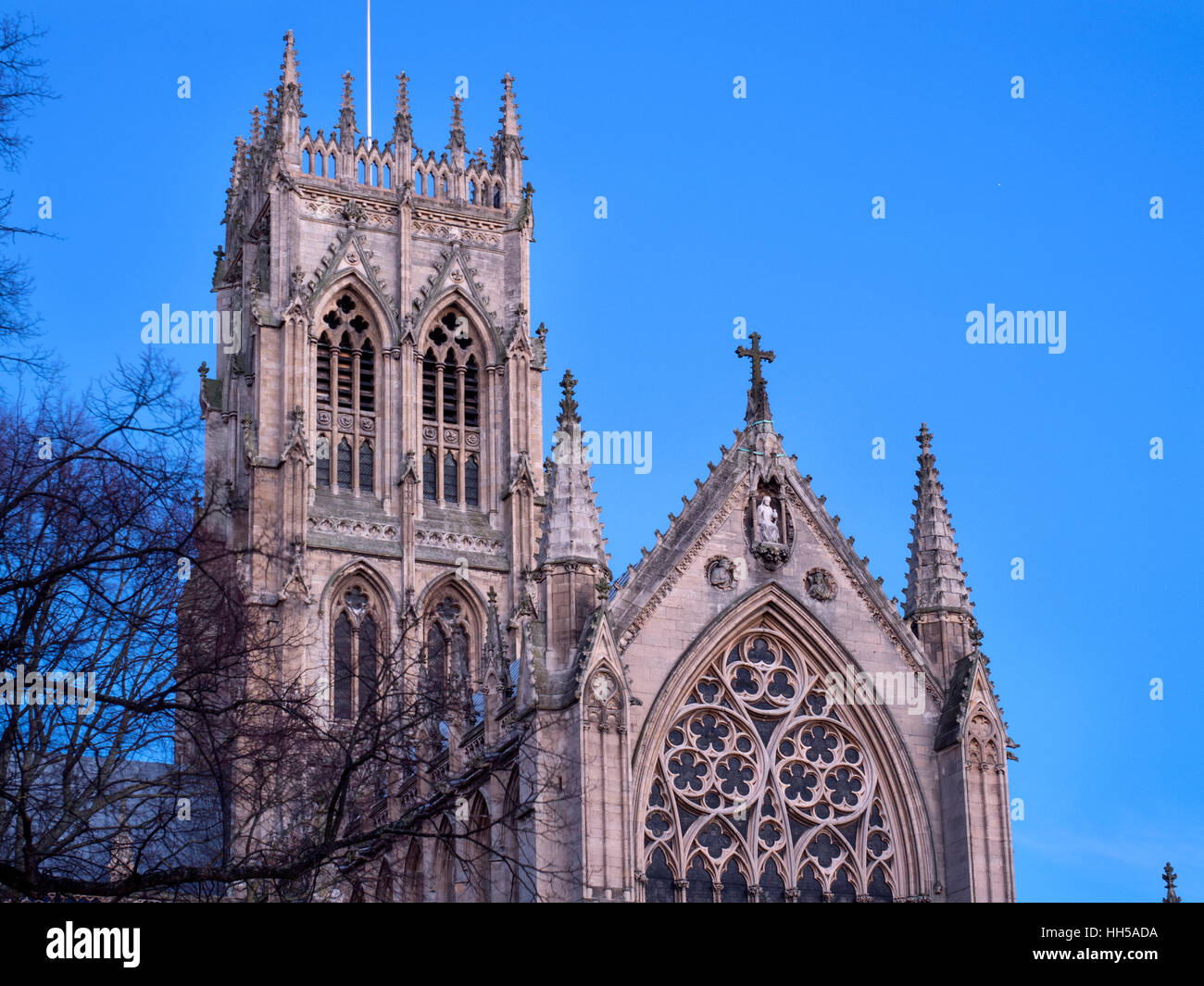 Die Minster Kirche St. George in der Dämmerung gebaut 1854-8 Von Sir George Gilbert Scott Doncaster South Yorkshire England Stockfoto Die Minster Kirche St. George in der Dämmerung gebaut 1854-8 Von Sir George Gilbert Scott Doncaster South Yorkshire England Stockfoto